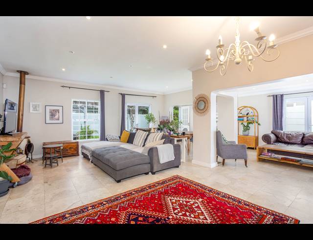 3 BEDROOM FREESTANDING RENTED IN RONDEBOSCH
